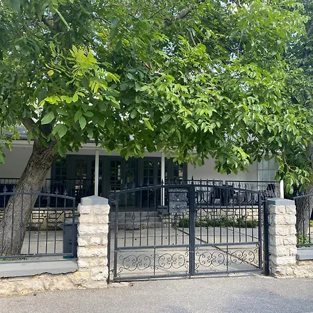 Apartmanhaz بالاتونفوريد