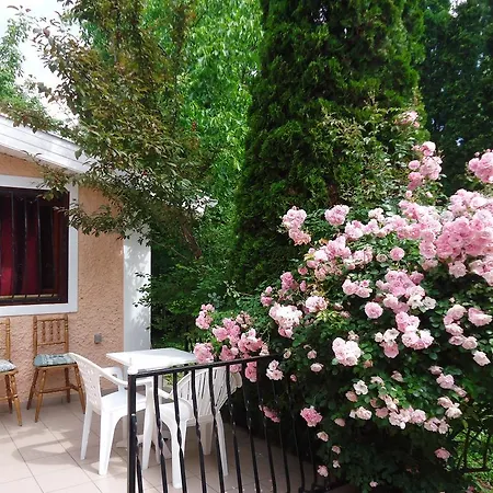 Apartmanhaz Holiday home *