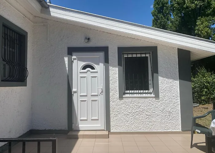 בית נופש Apartmanhaz באלאטונפורד