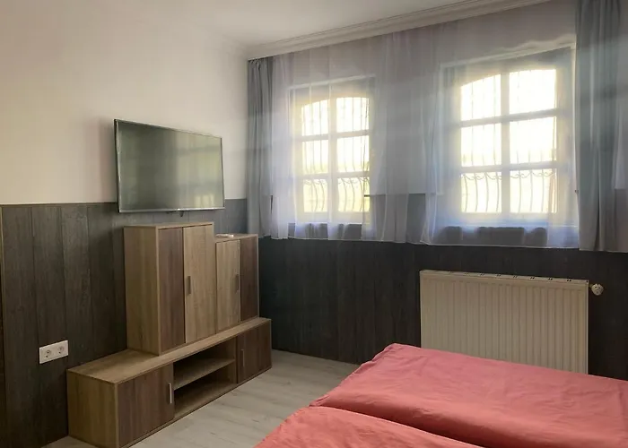 Apartmanhaz * באלאטונפורד