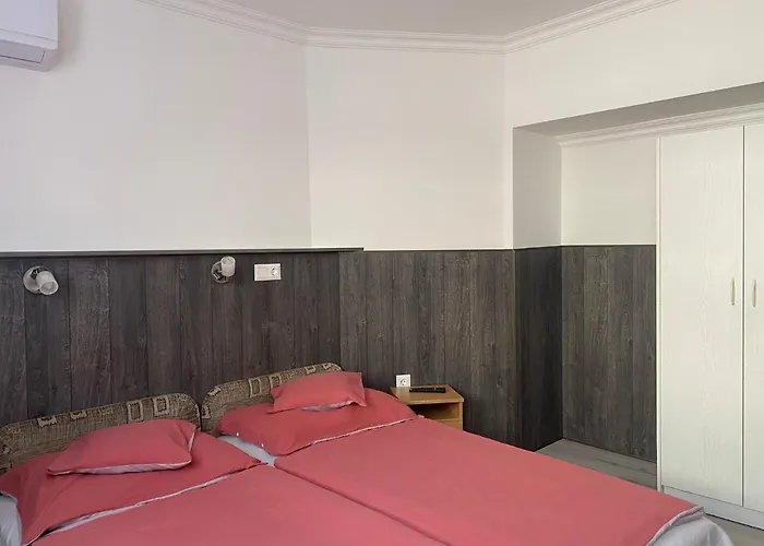 Apartmanhaz * באלאטונפורד