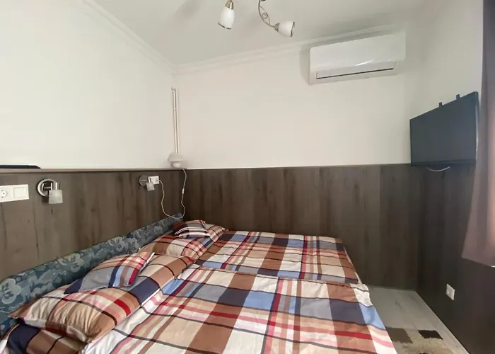 Apartmanhaz * באלאטונפורד