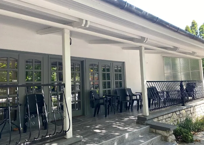 Apartmanhaz באלאטונפורד